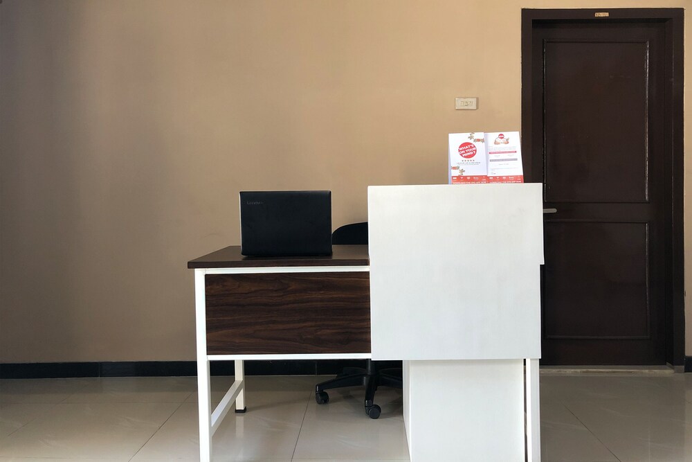 Wisma Ray Syariah by OYO Rooms