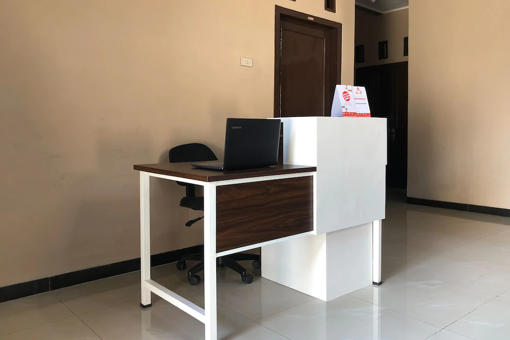 Wisma Ray Syariah by OYO Rooms
