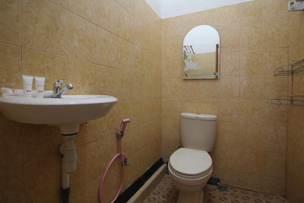 Wisma Zahra by OYO Rooms