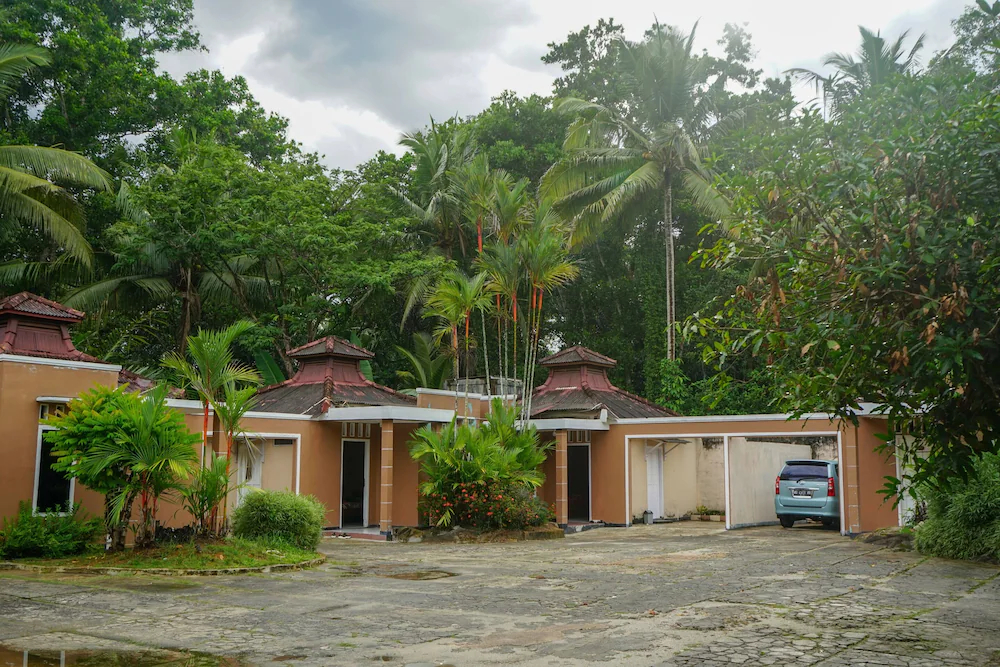 Hotel Jatimas by OYO Rooms