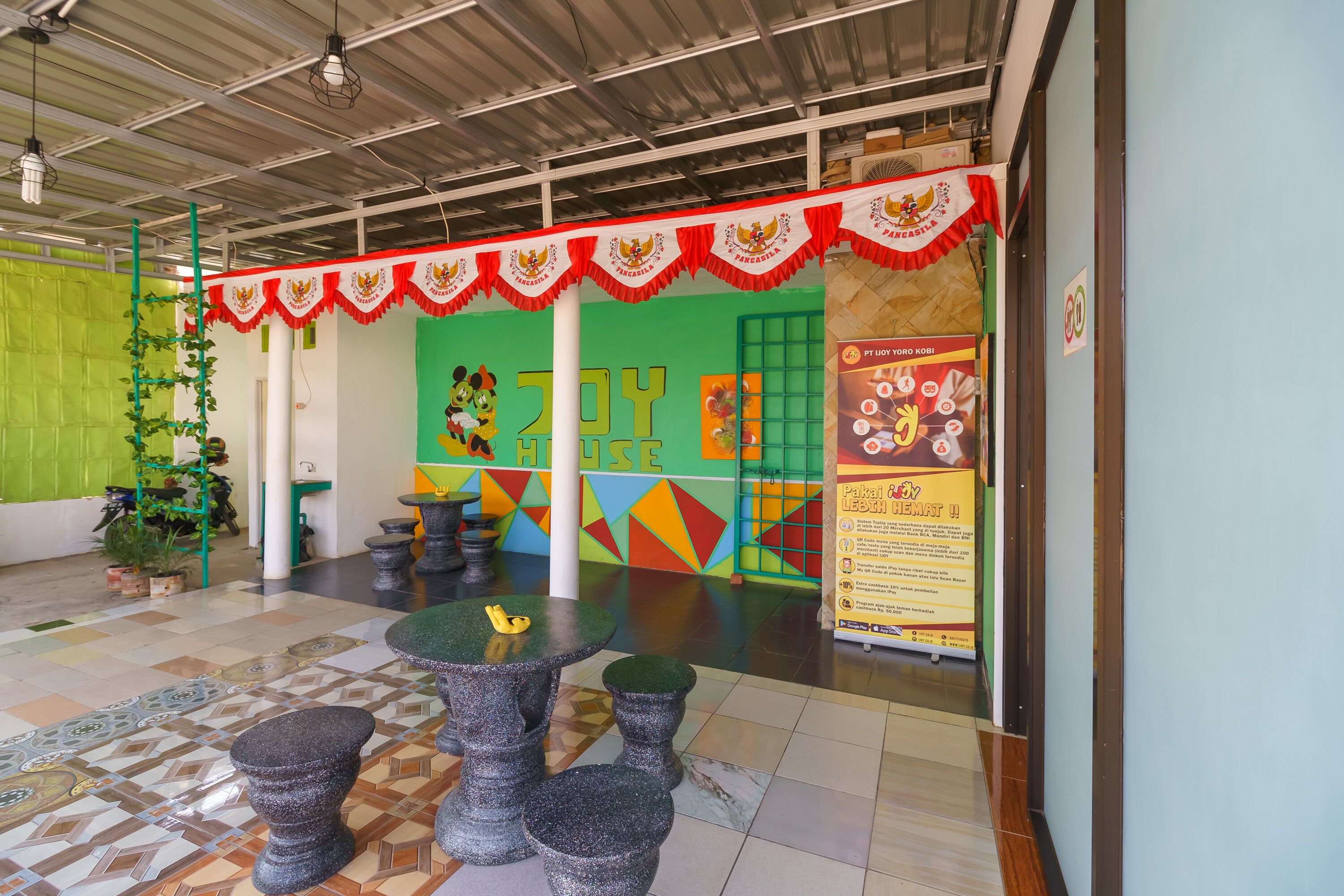 Joy House by RedDoorz