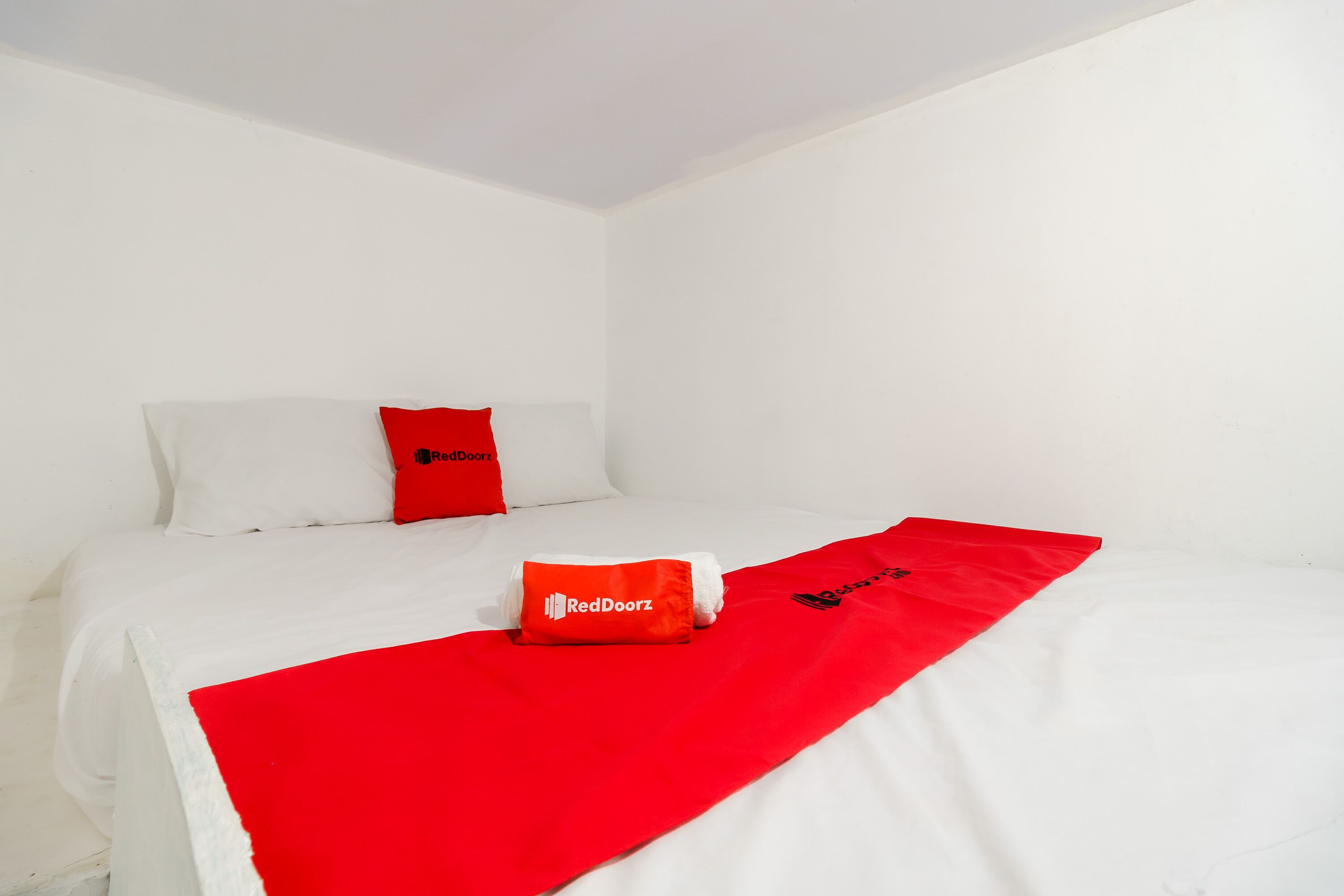 Joy House by RedDoorz