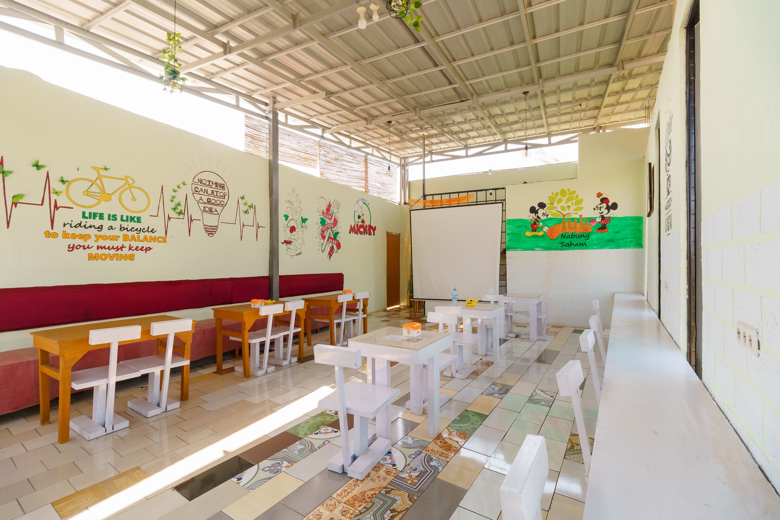 Joy House by RedDoorz