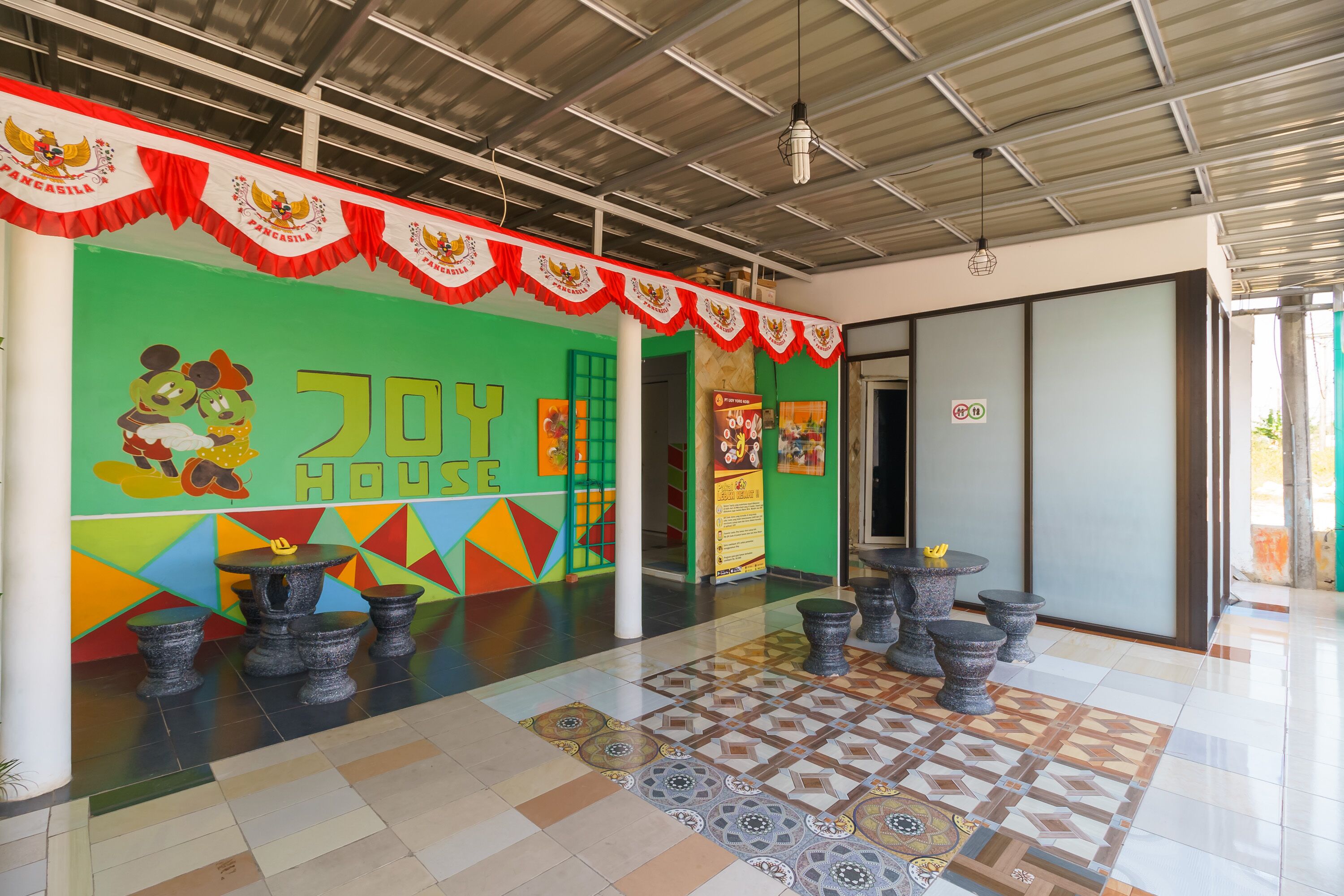 Joy House by RedDoorz