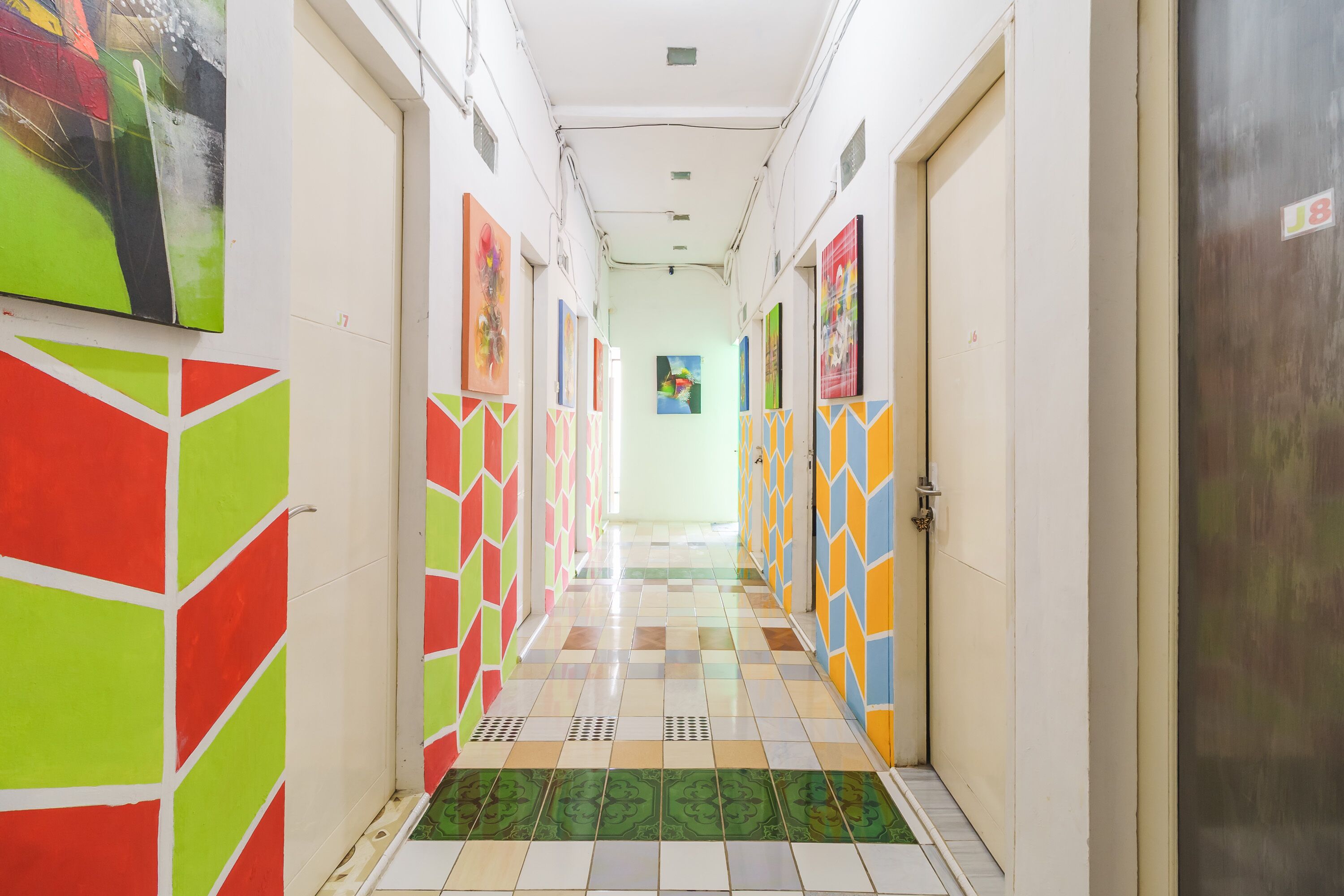 Joy House by RedDoorz