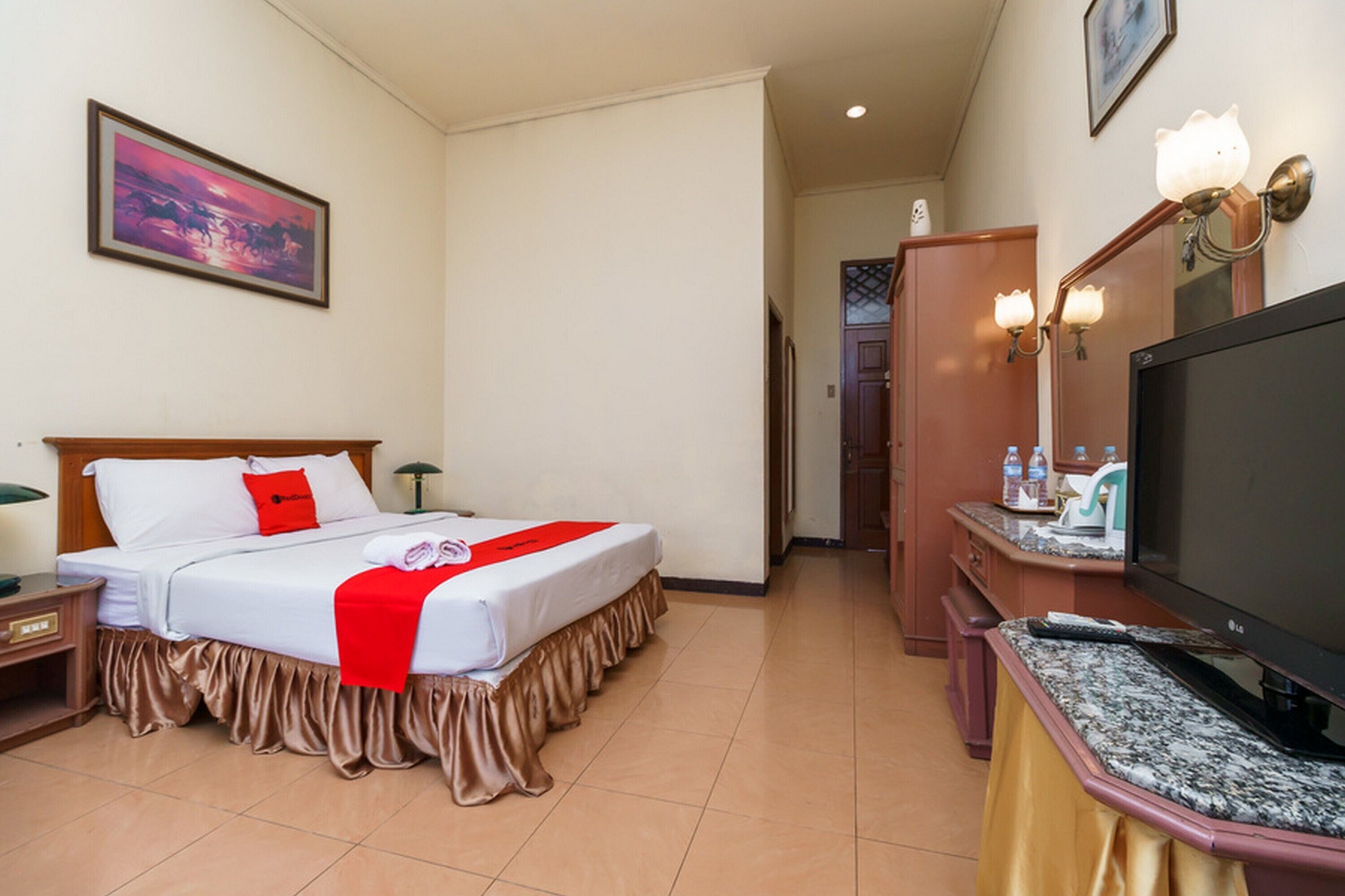 Wisma Jaya by RedDoorz