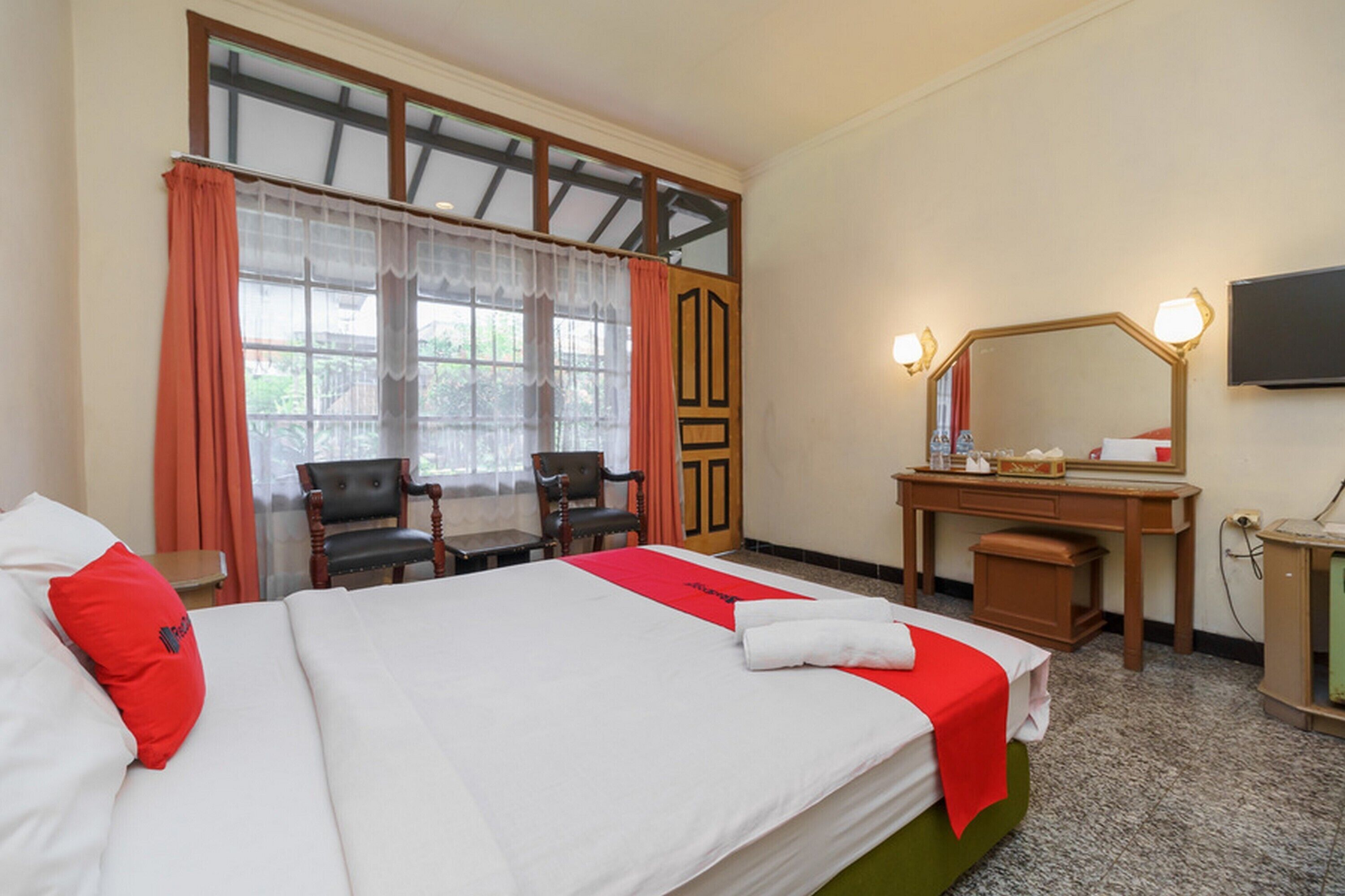 Wisma Jaya by RedDoorz