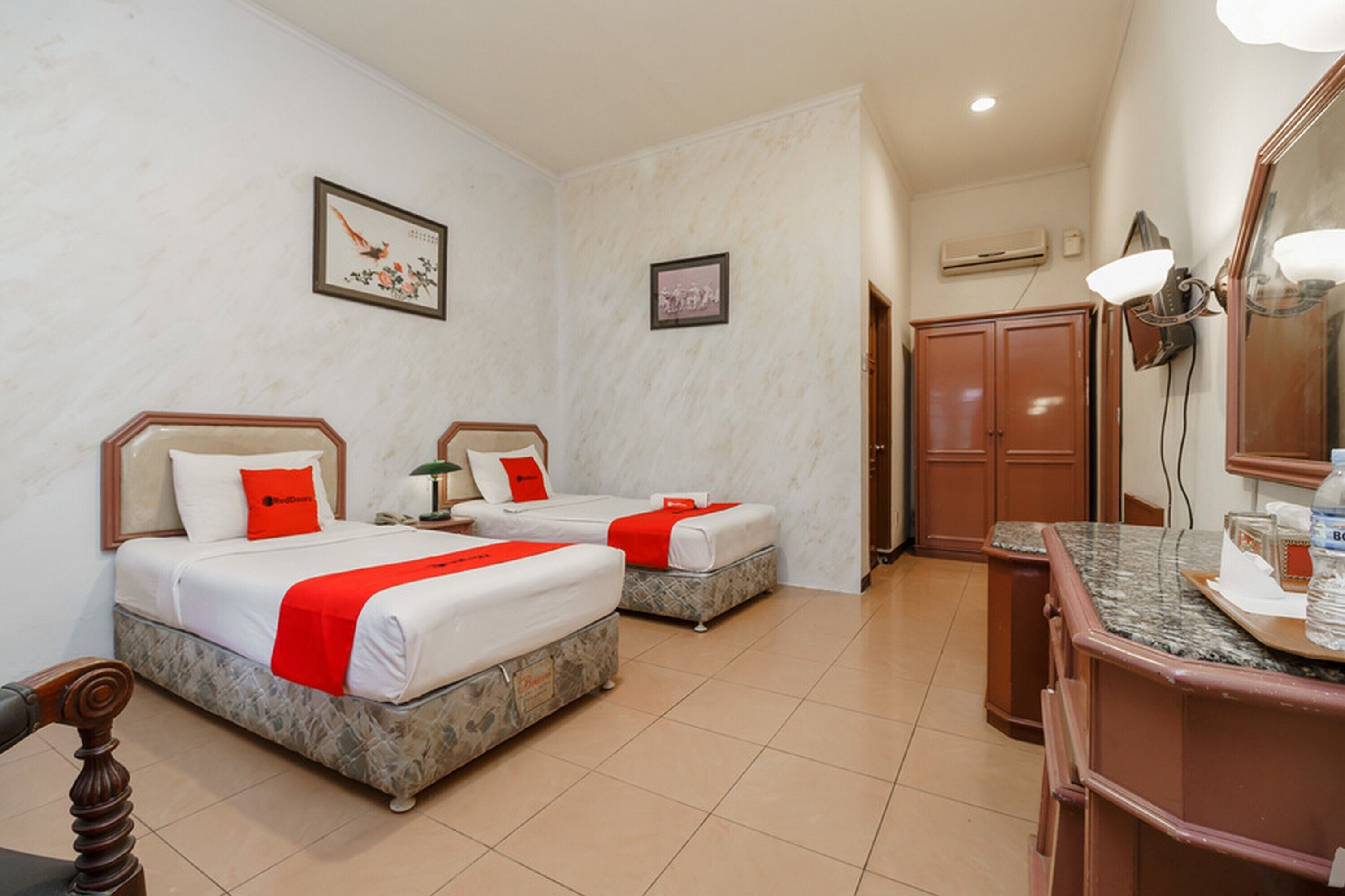 Wisma Jaya by RedDoorz