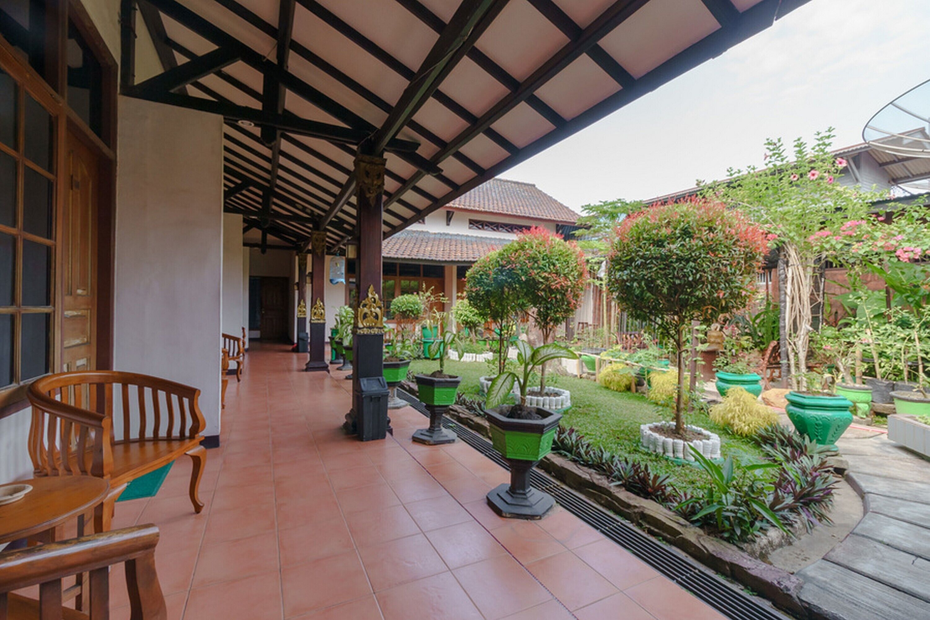 Wisma Jaya by RedDoorz