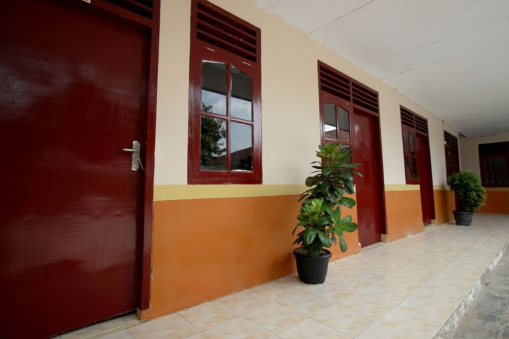 Anissa Guest House by OYO Rooms