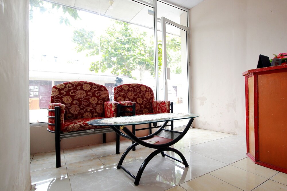 Anissa Guest House by OYO Rooms