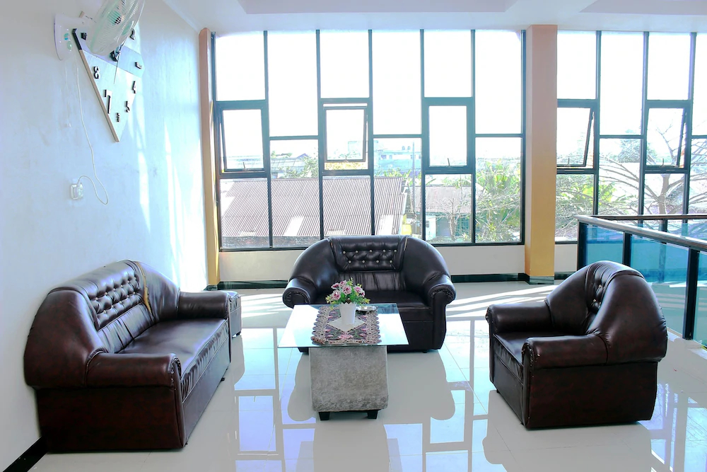 Grand Mentari Guest House by OYO Rooms