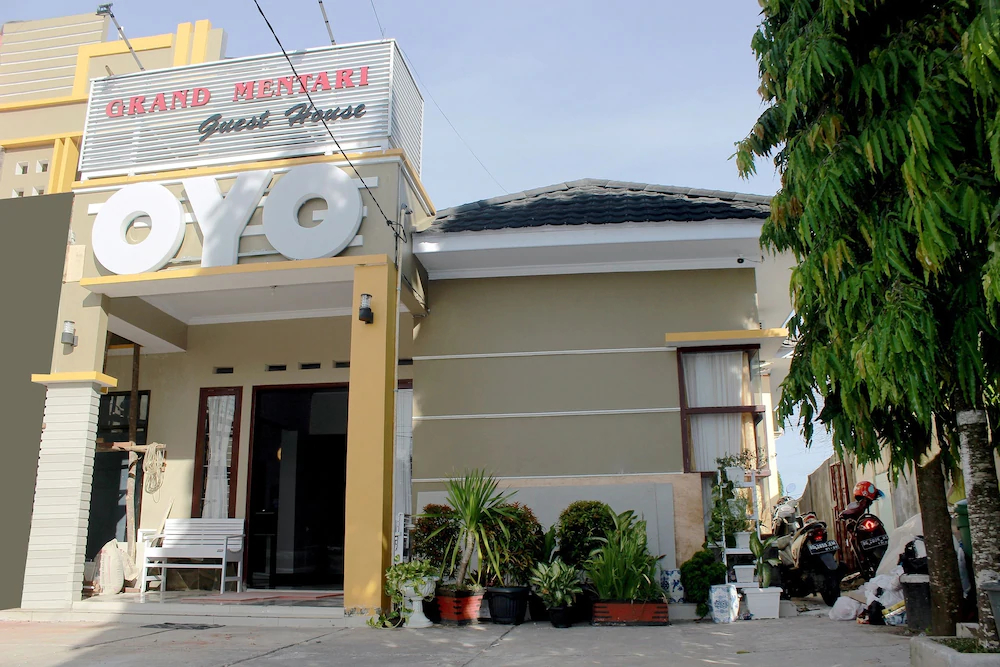 Grand Mentari Guest House by OYO Rooms
