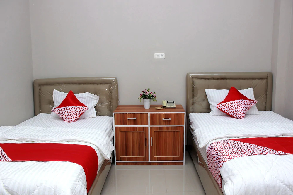 Grand Mentari Guest House by OYO Rooms