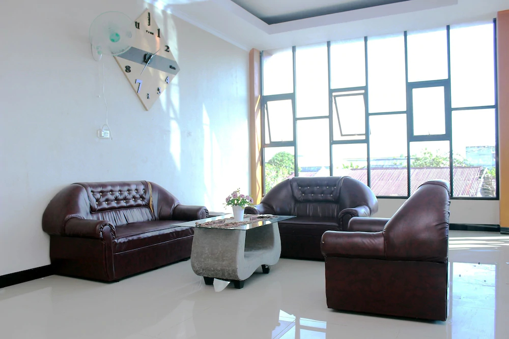 Grand Mentari Guest House by OYO Rooms