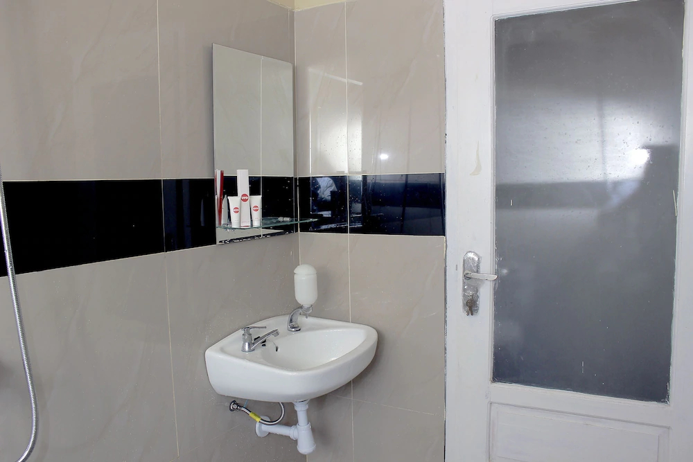 Grand Mentari Guest House by OYO Rooms