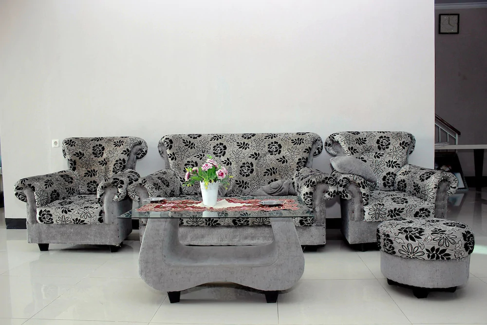 Grand Mentari Guest House by OYO Rooms