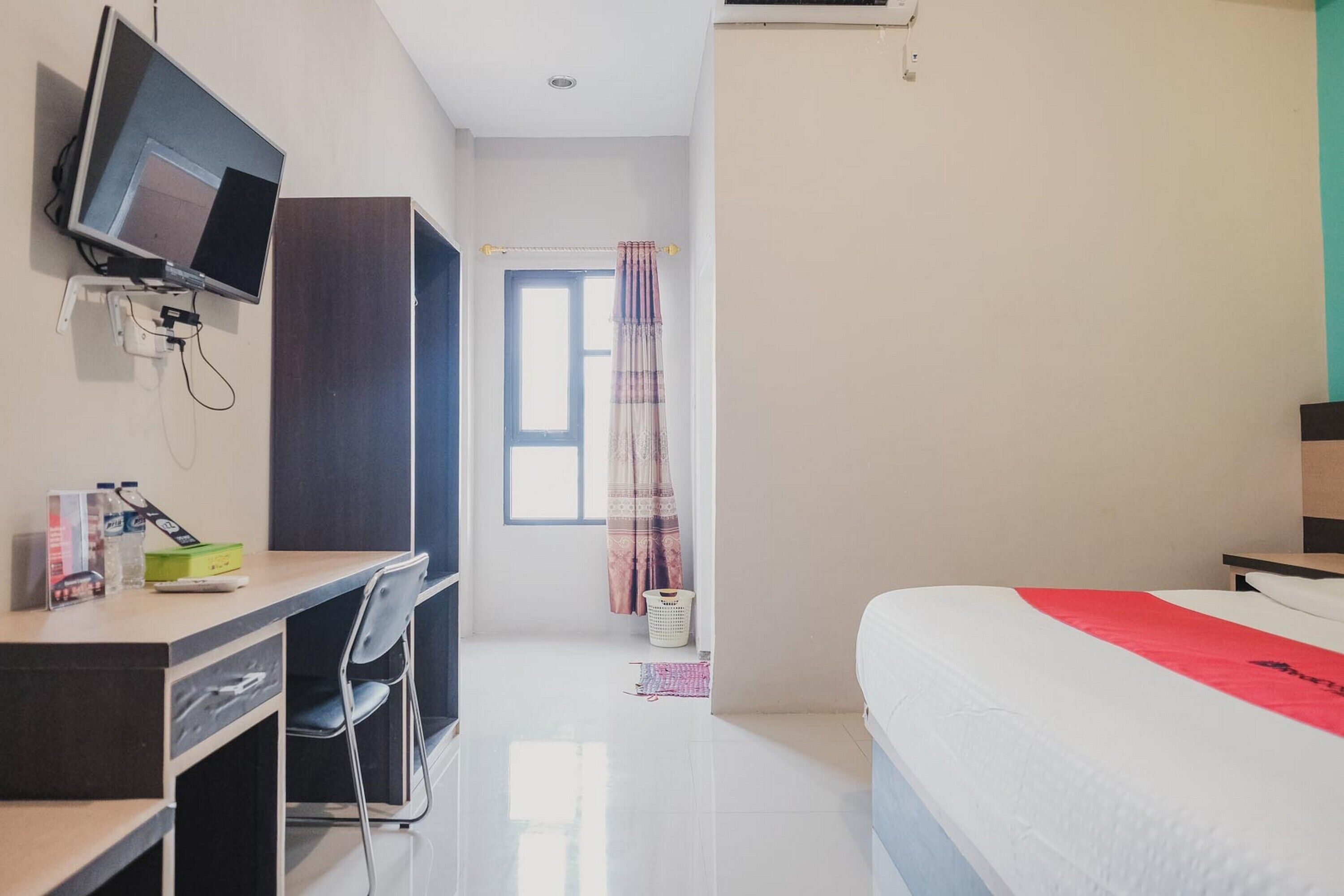 Grand Mentari Guest House by RedDoorz