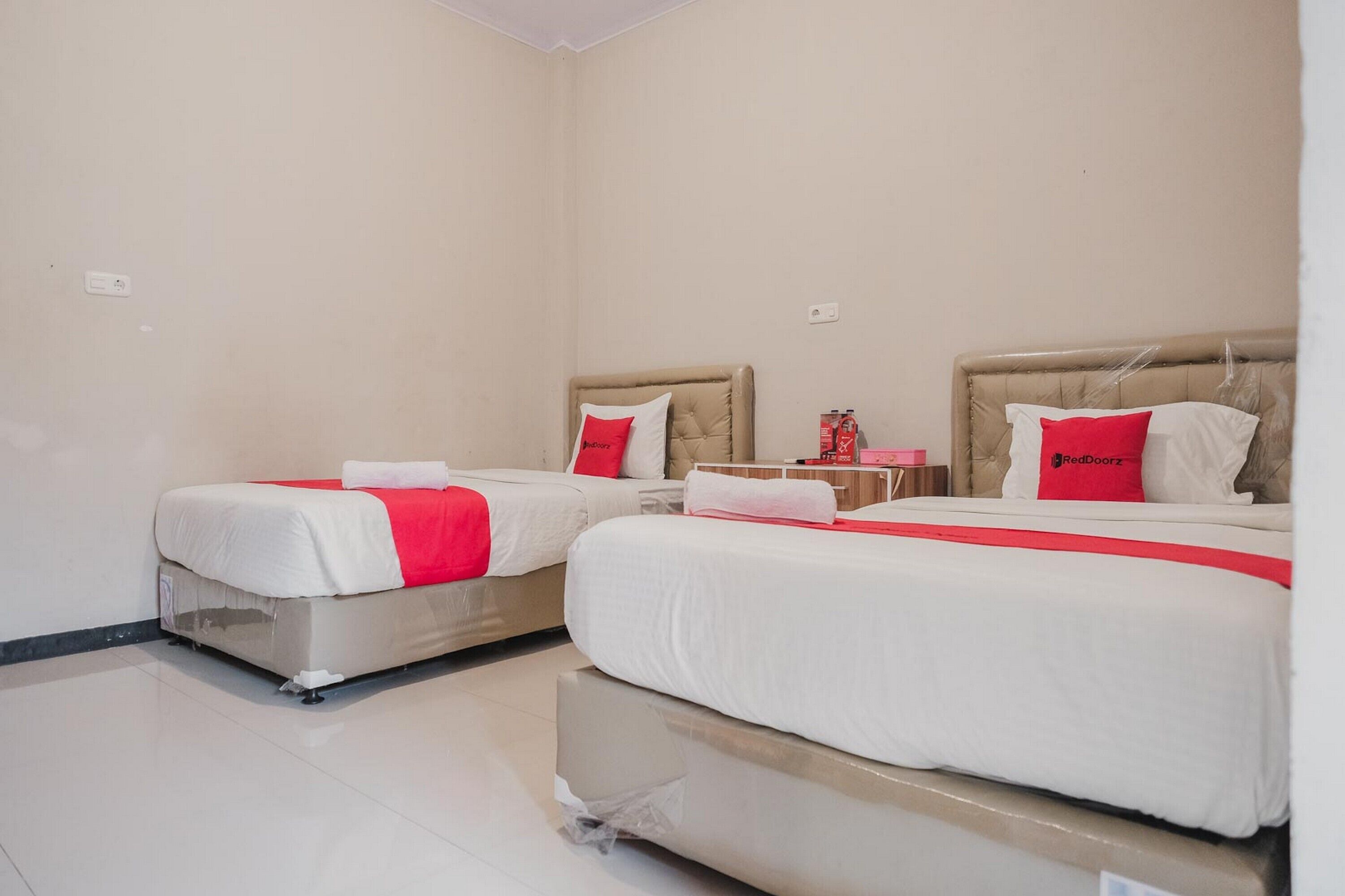 Grand Mentari Guest House by RedDoorz