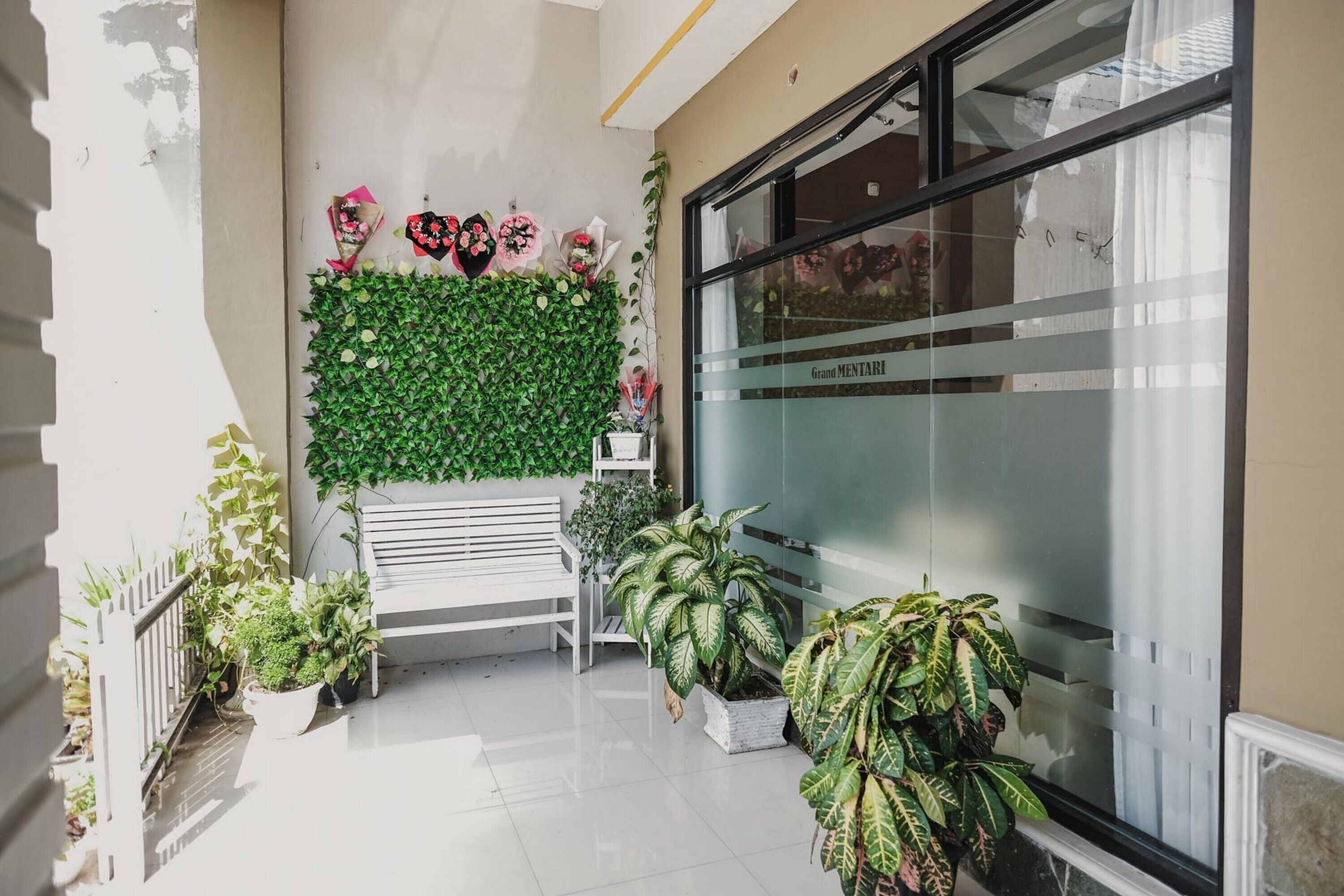 Grand Mentari Guest House by RedDoorz