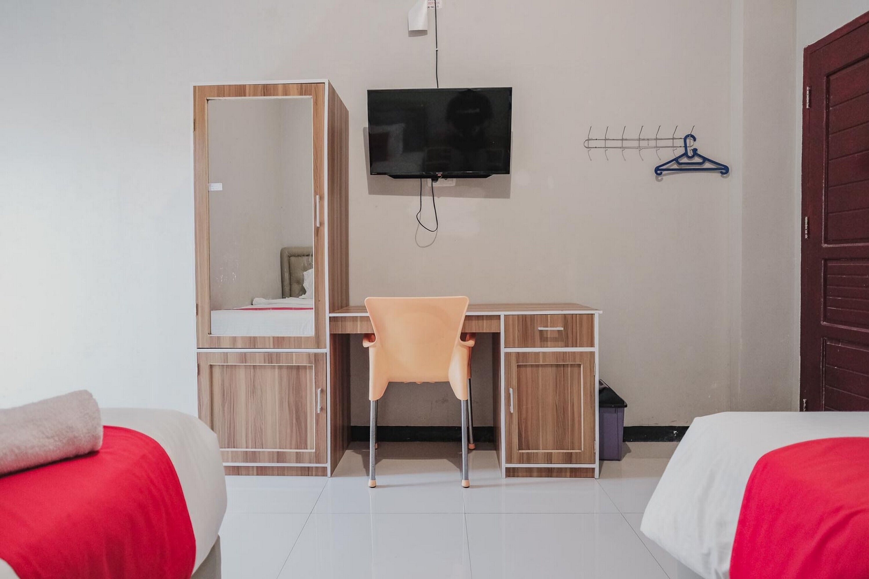 Grand Mentari Guest House by RedDoorz