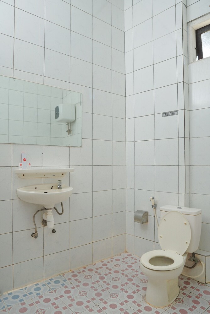 Hotel Niaga By OYO Rooms