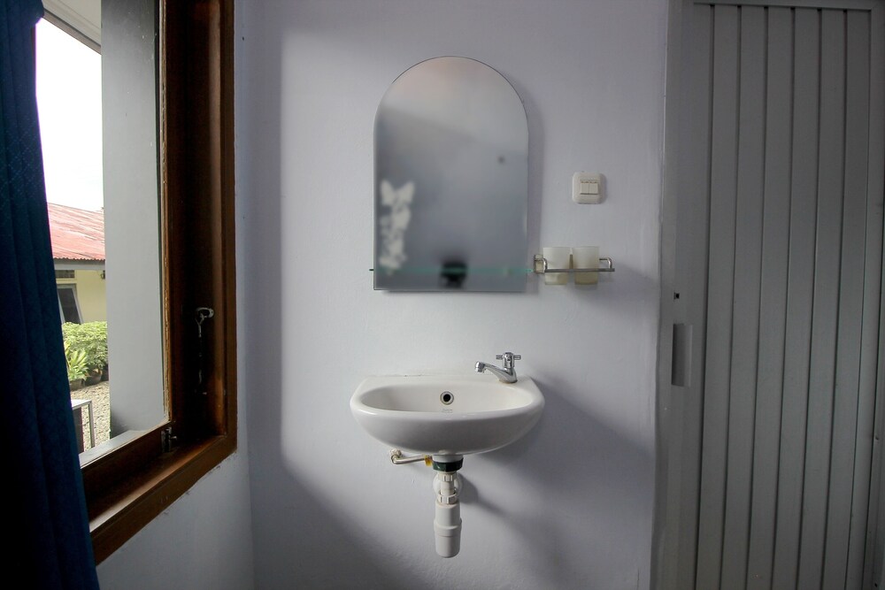 Hotel Rindu by OYO Rooms