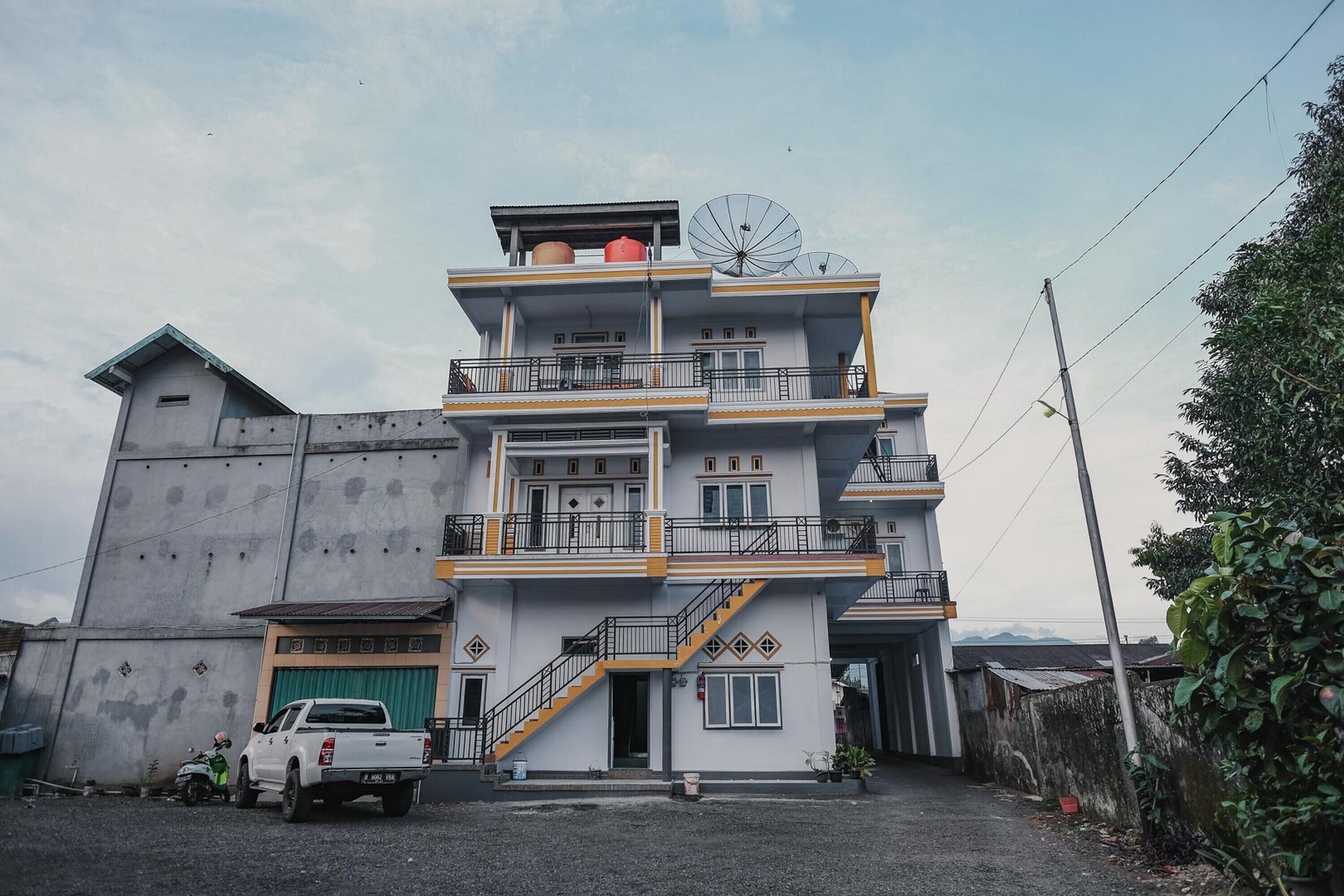 Hotel Umro by RedDoorz