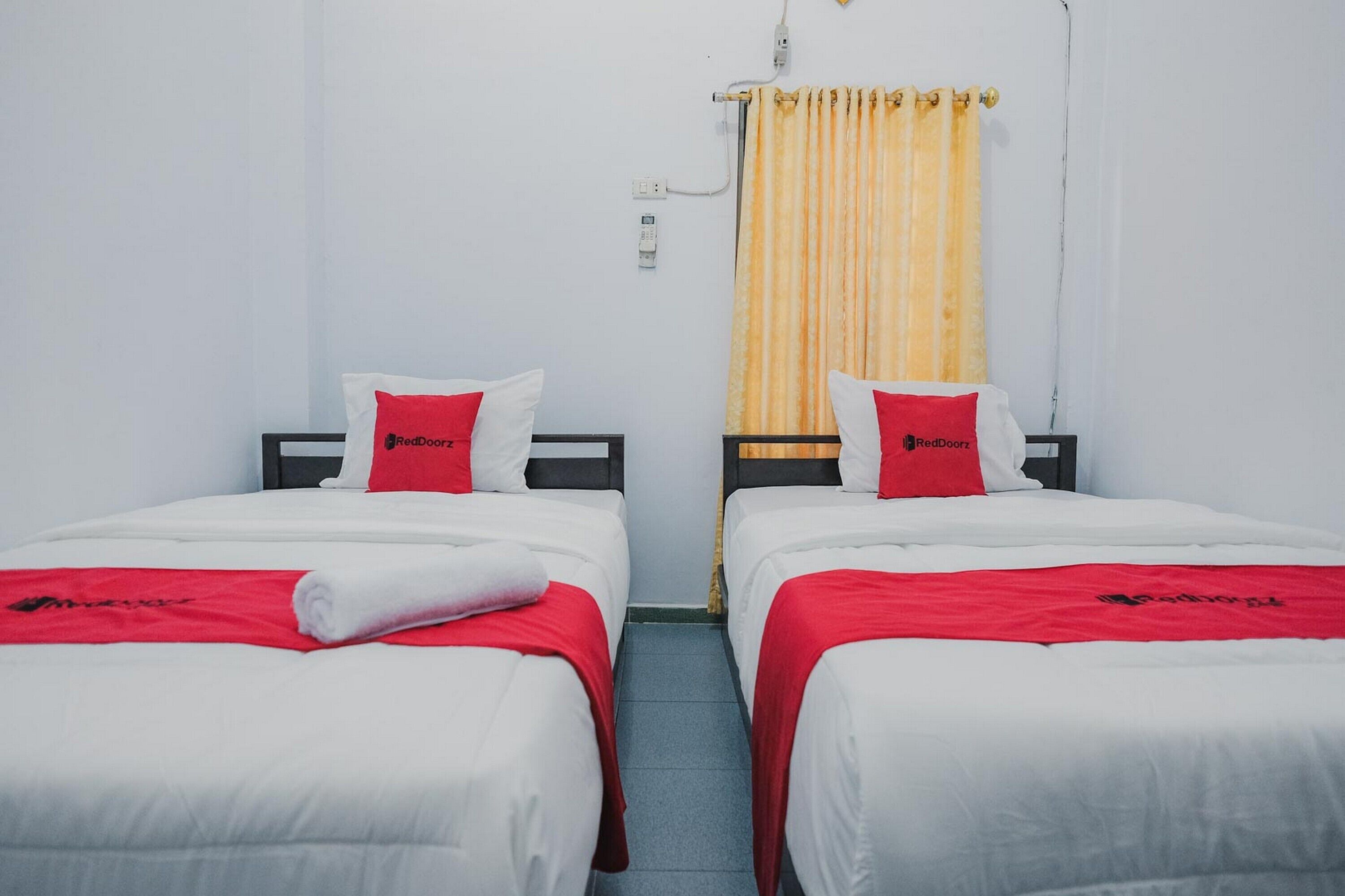 Hotel Umro by RedDoorz