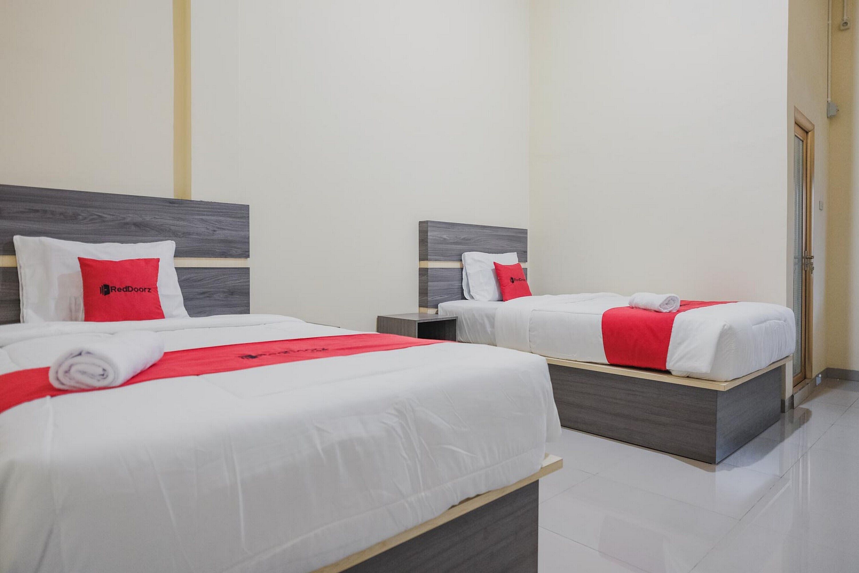 Hotel Umro by RedDoorz