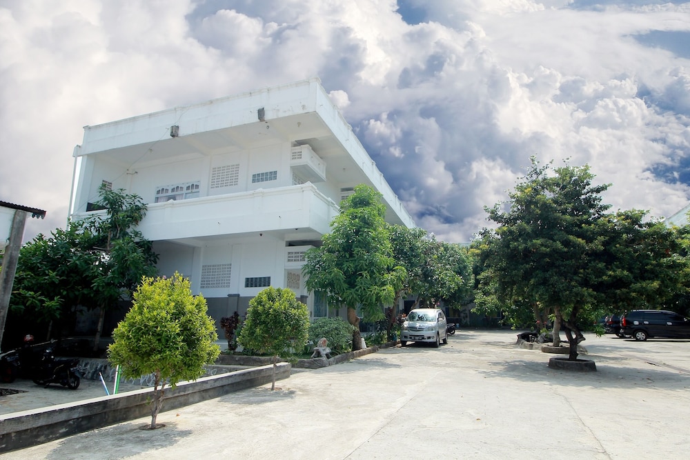 OYO 1669 Hotel Vista Syariah