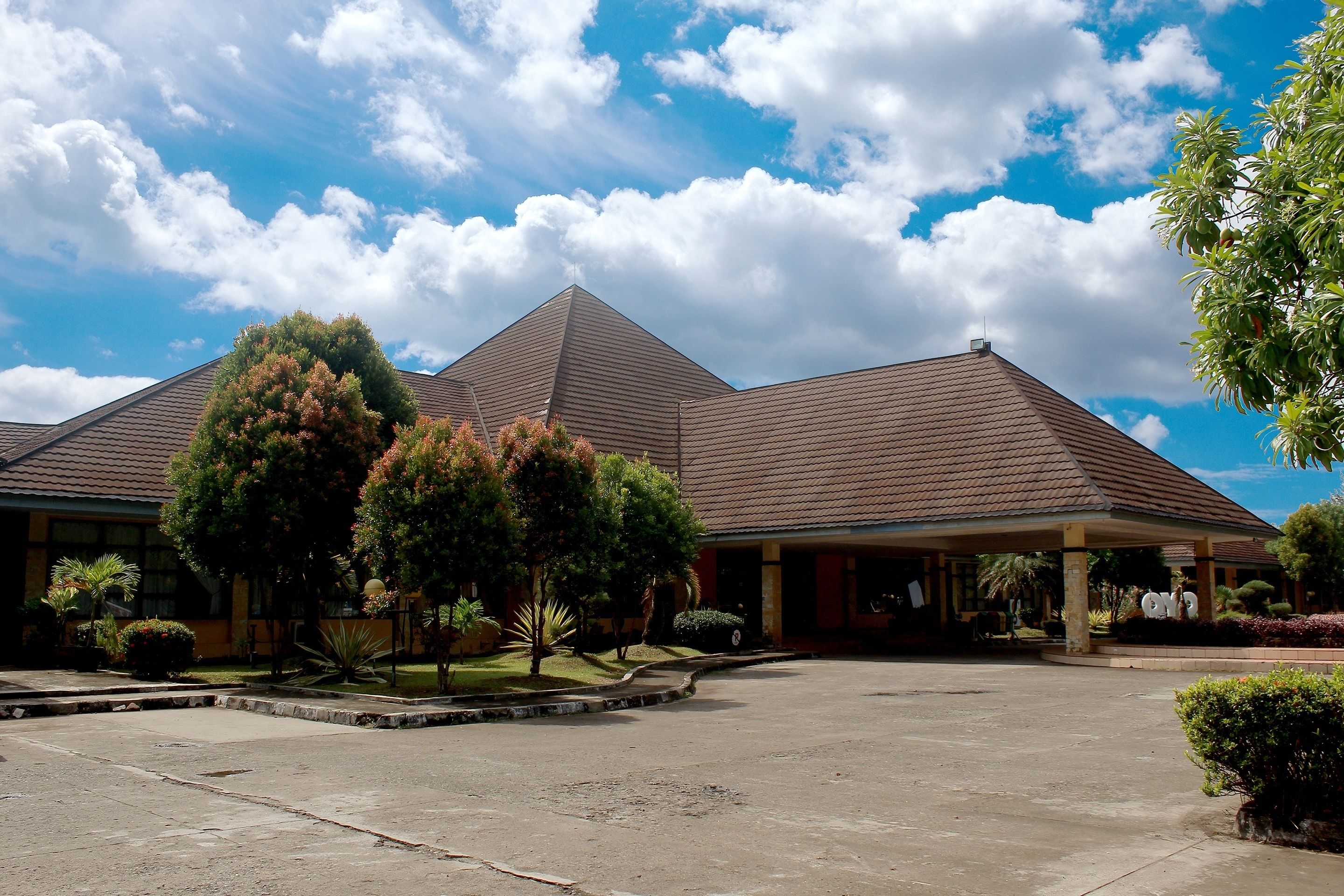 OYO 859 Raffles City Hotel