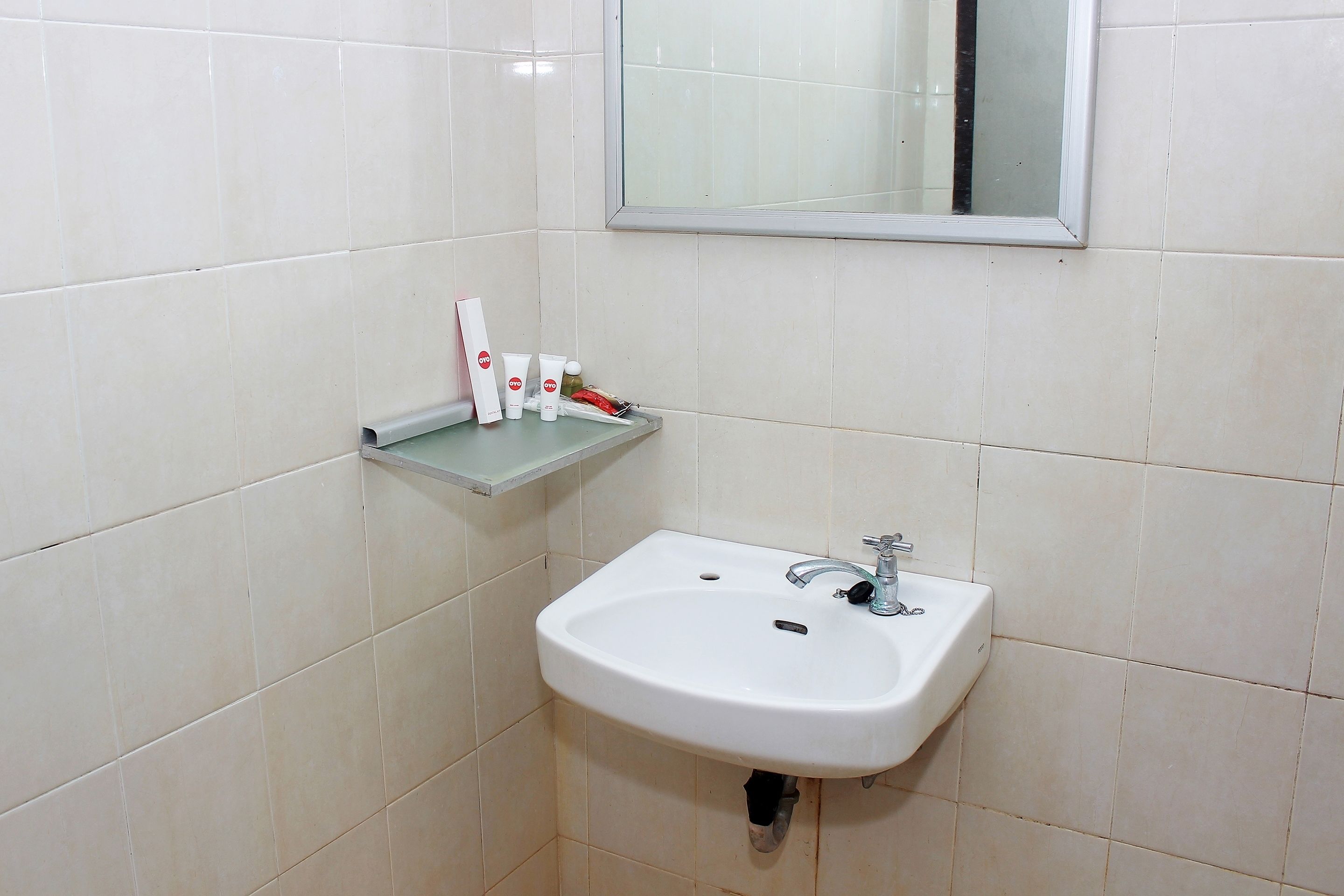 OYO 859 Raffles City Hotel