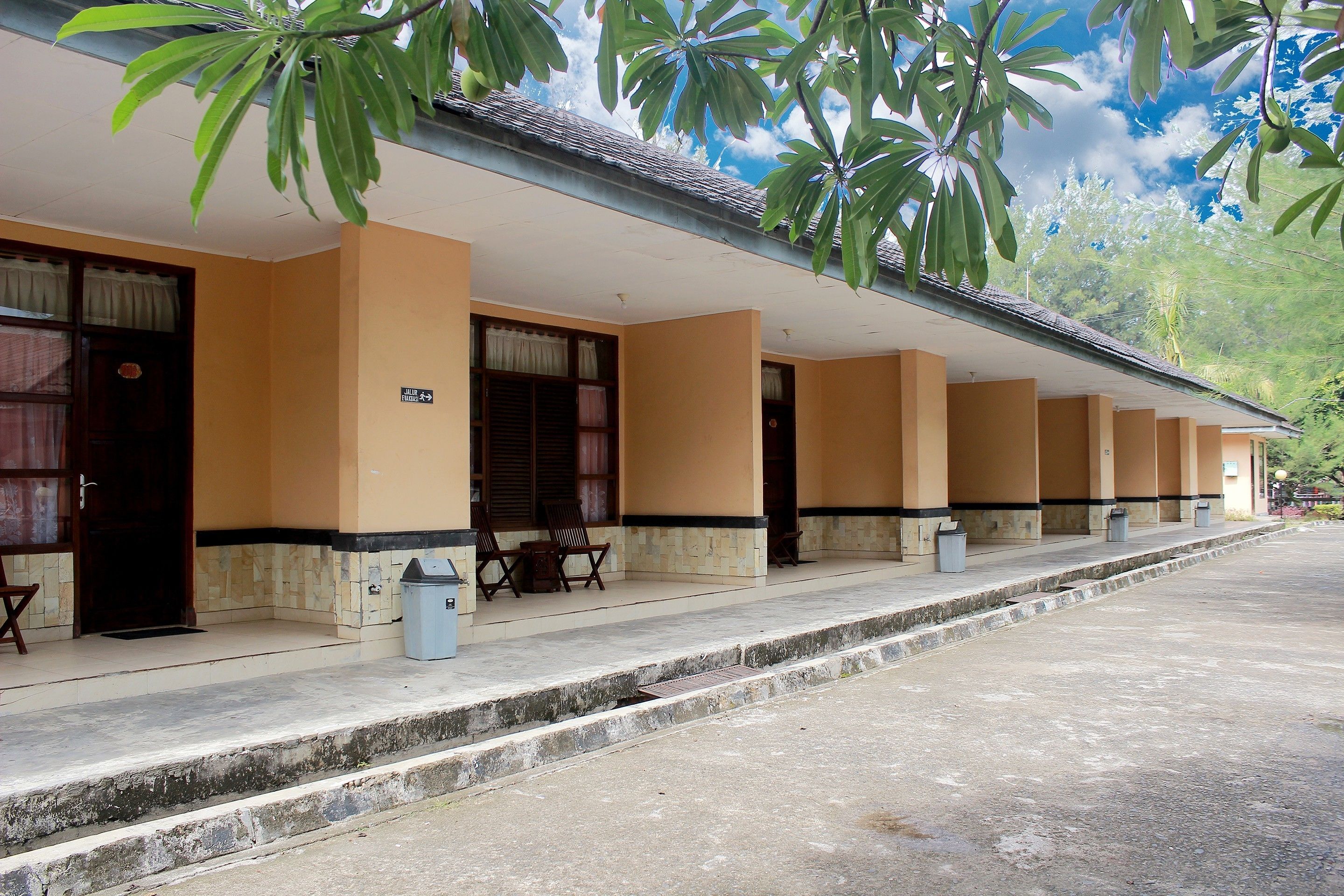 OYO 859 Raffles City Hotel