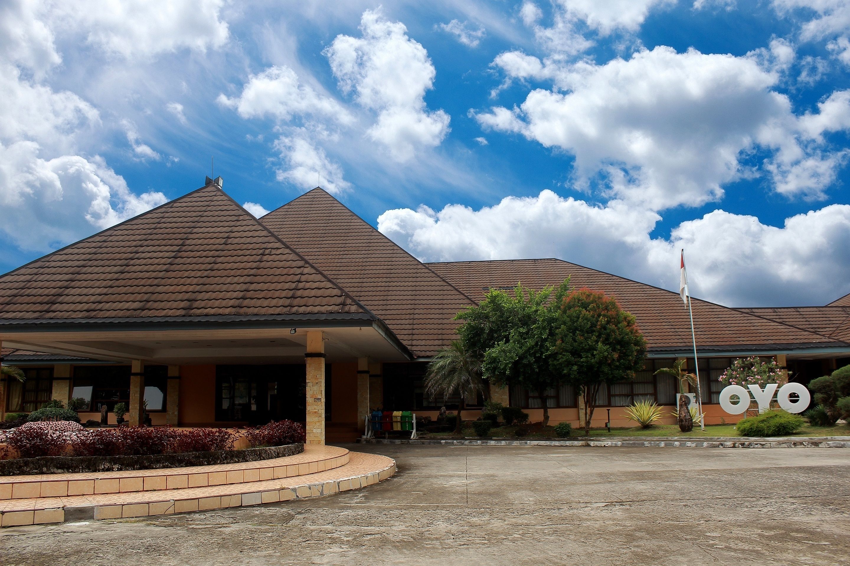 OYO 859 Raffles City Hotel