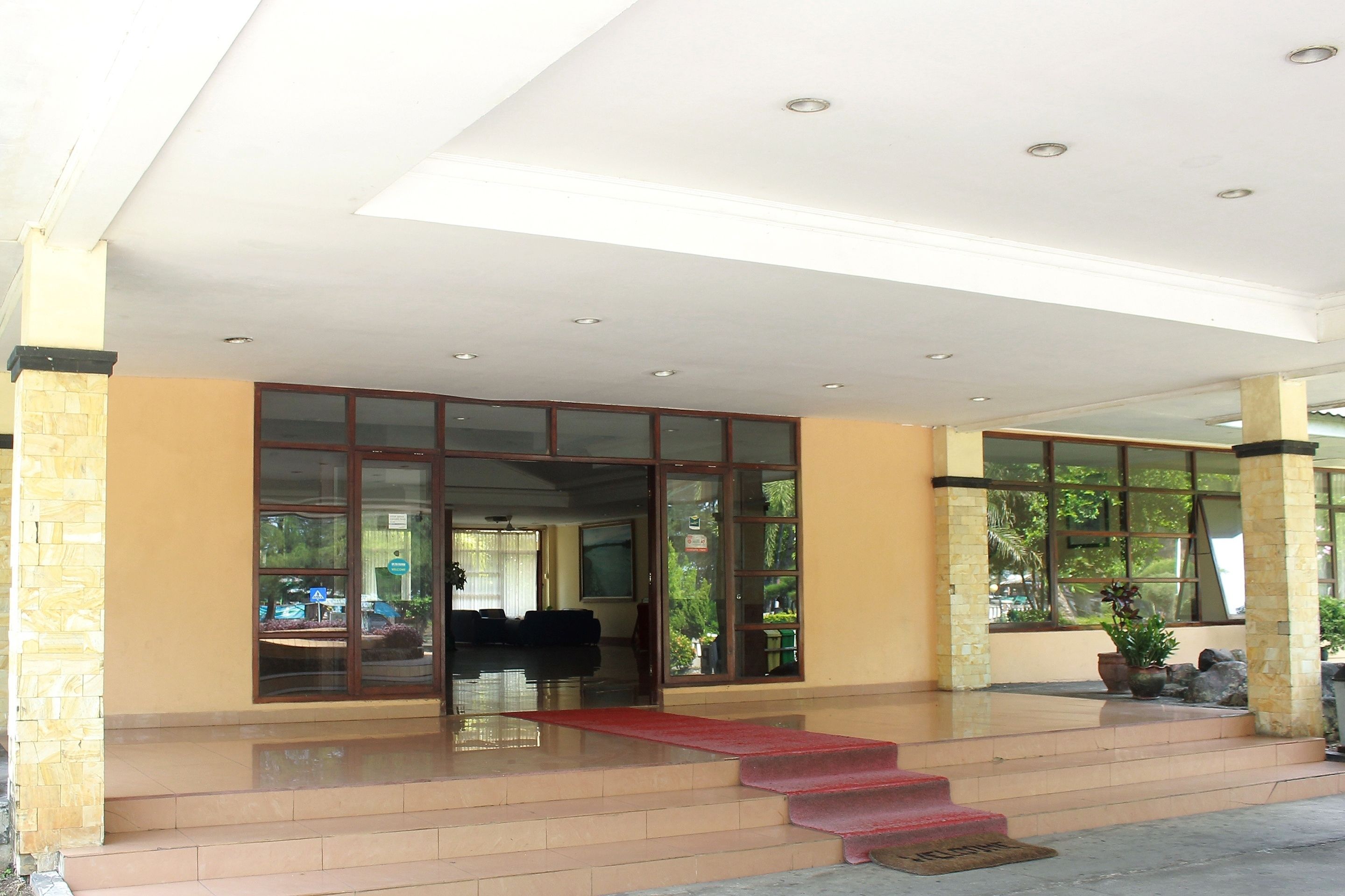 OYO 859 Raffles City Hotel