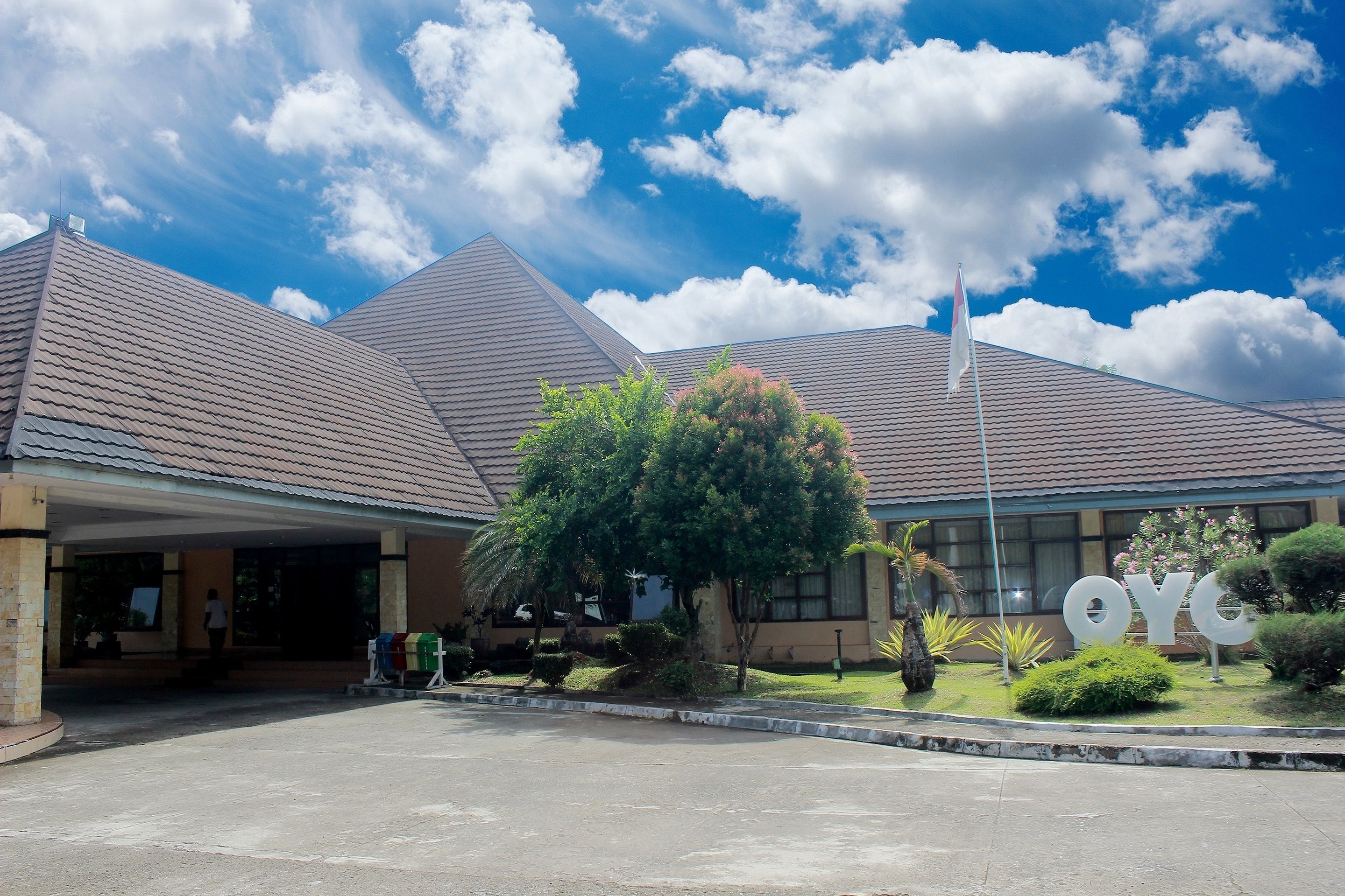 OYO 859 Raffles City Hotel