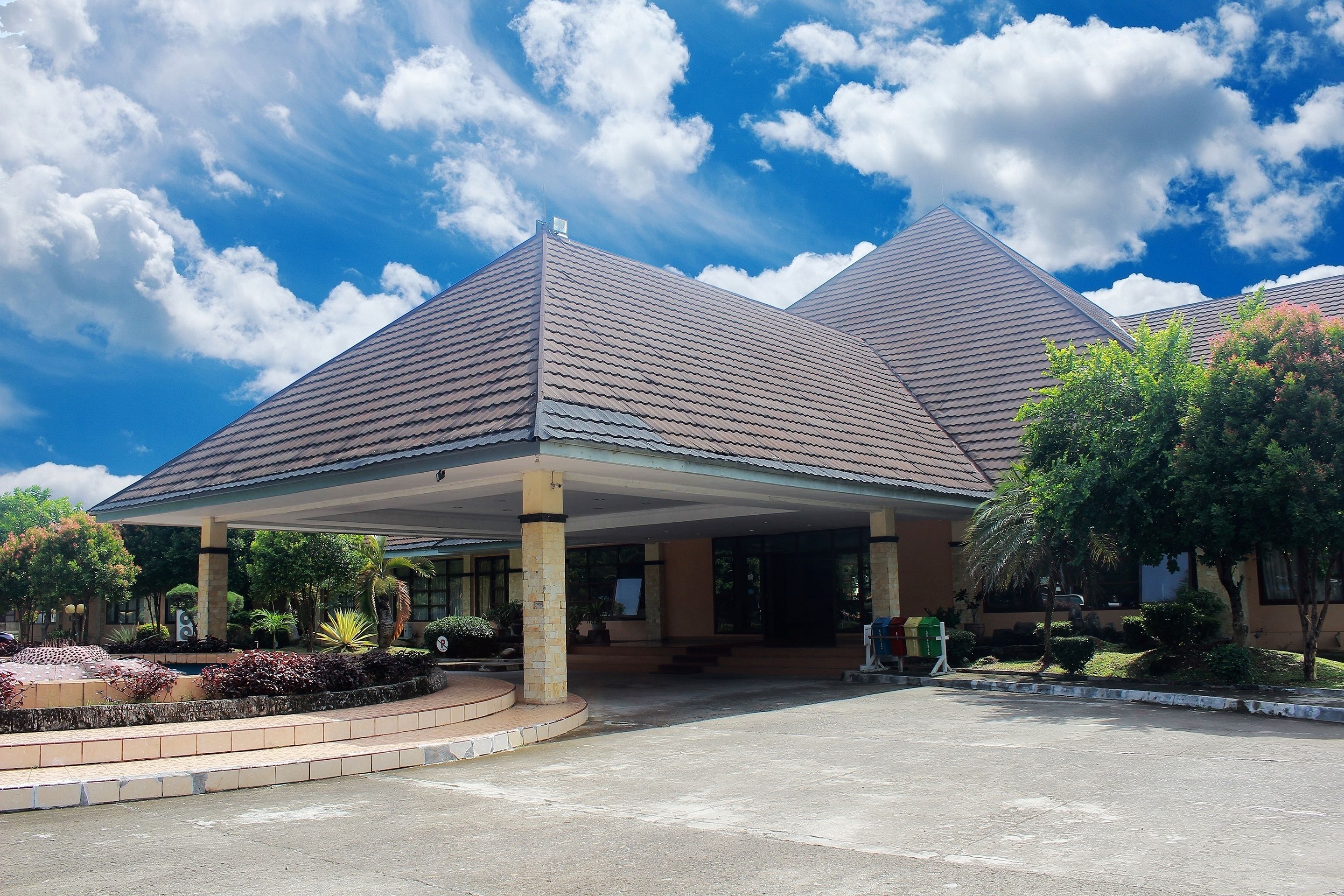 OYO 859 Raffles City Hotel