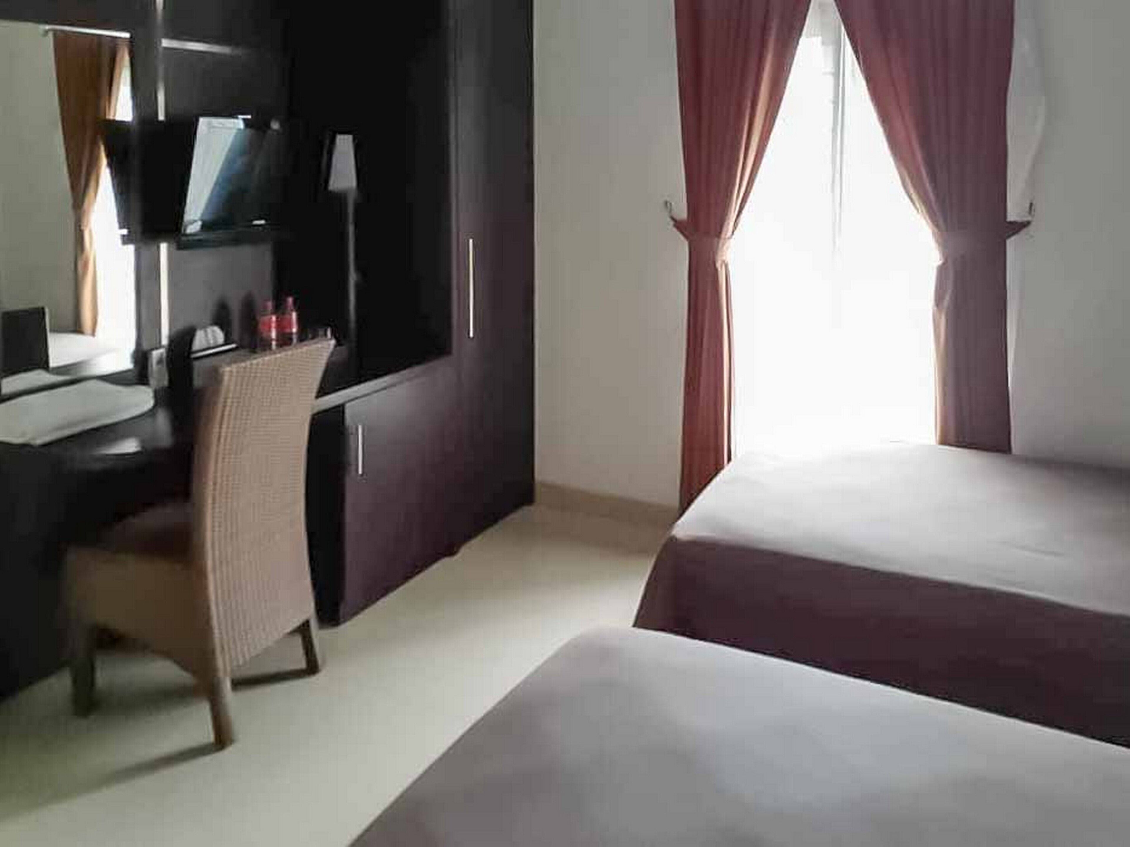 RedDoorz near Pantai Panjang Bengkulu 2