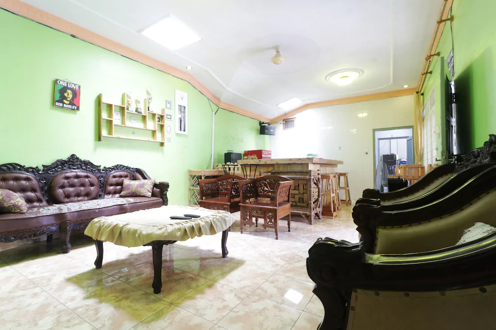 Waroeng Transit & Depary Homestay