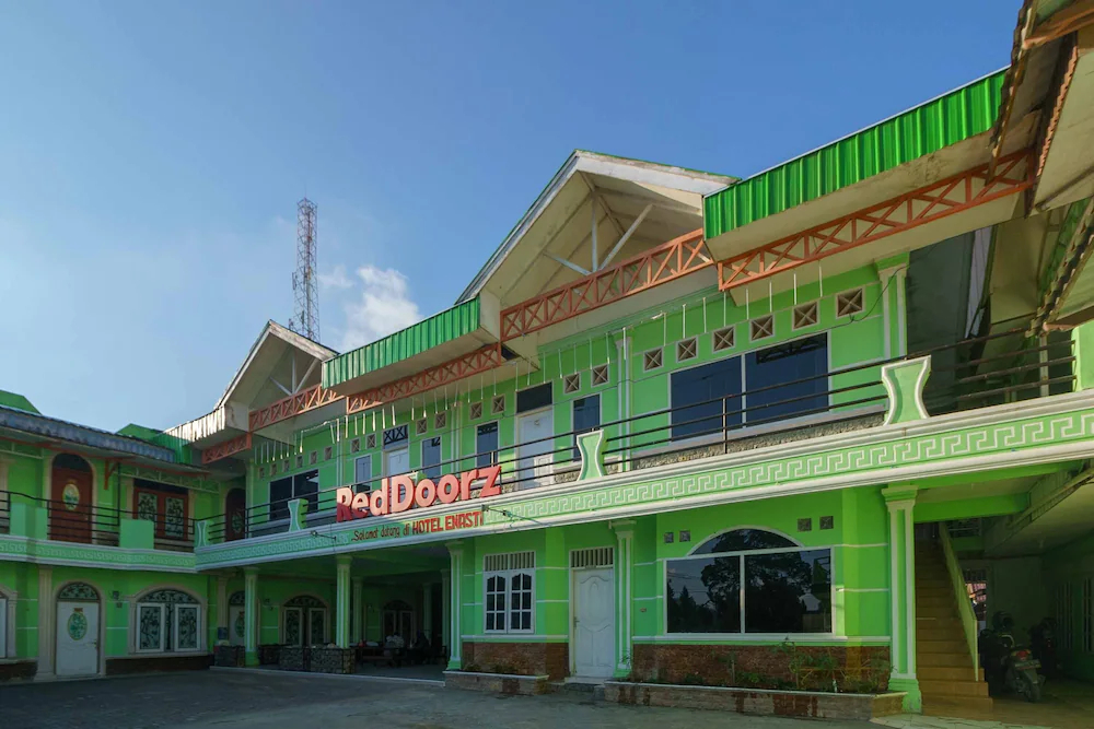 Hotel Enasti Berastagi by RedDoorz