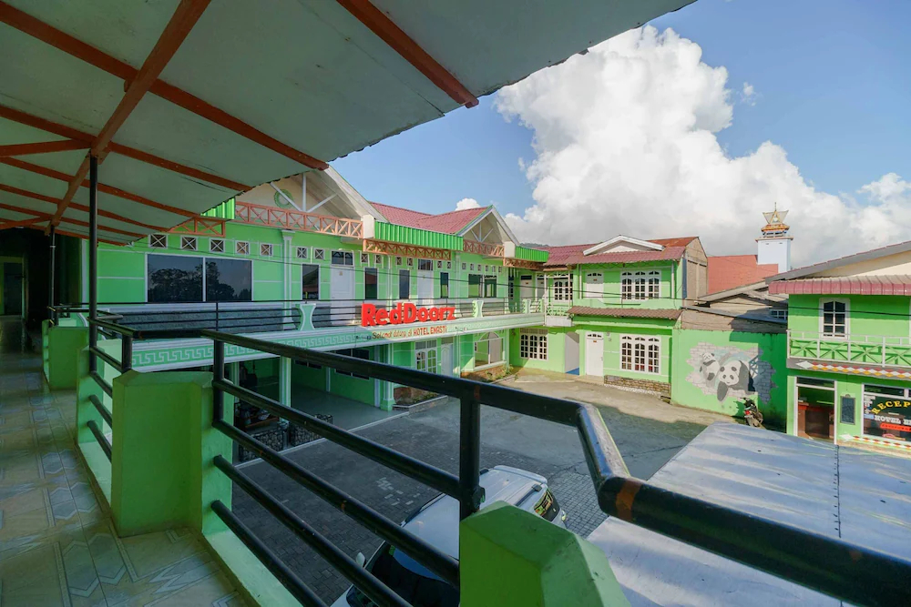 Hotel Enasti Berastagi by RedDoorz