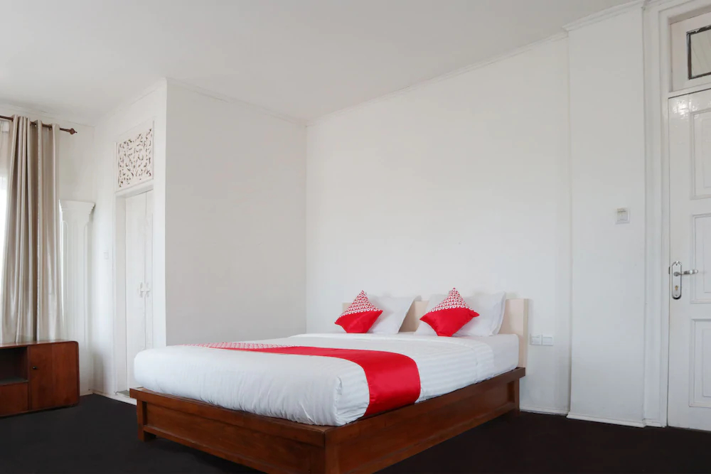 Amali Gallery Hotel by OYO Rooms