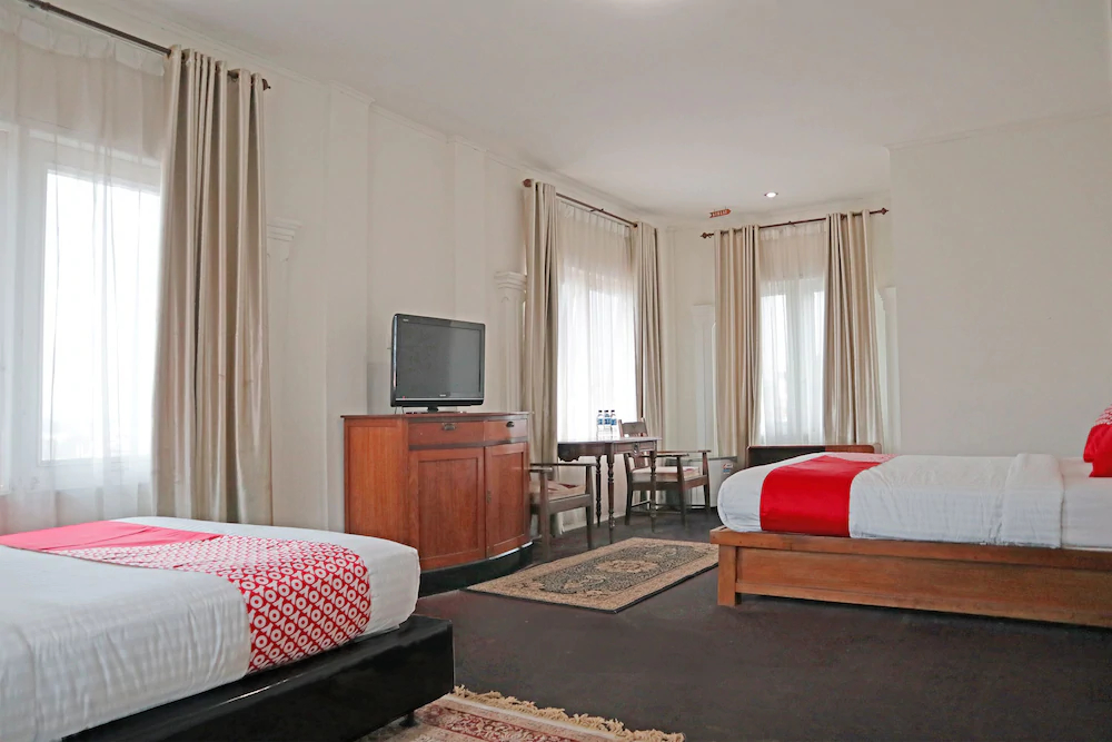 Amali Gallery Hotel by OYO Rooms
