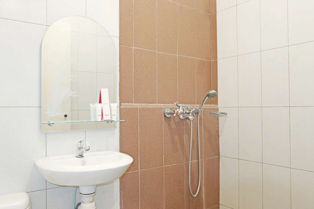 Amali Gallery Hotel by OYO Rooms