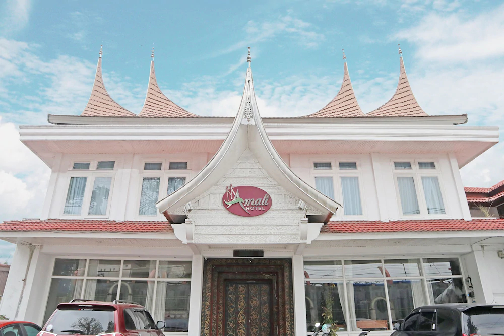 Amali Gallery Hotel by OYO Rooms
