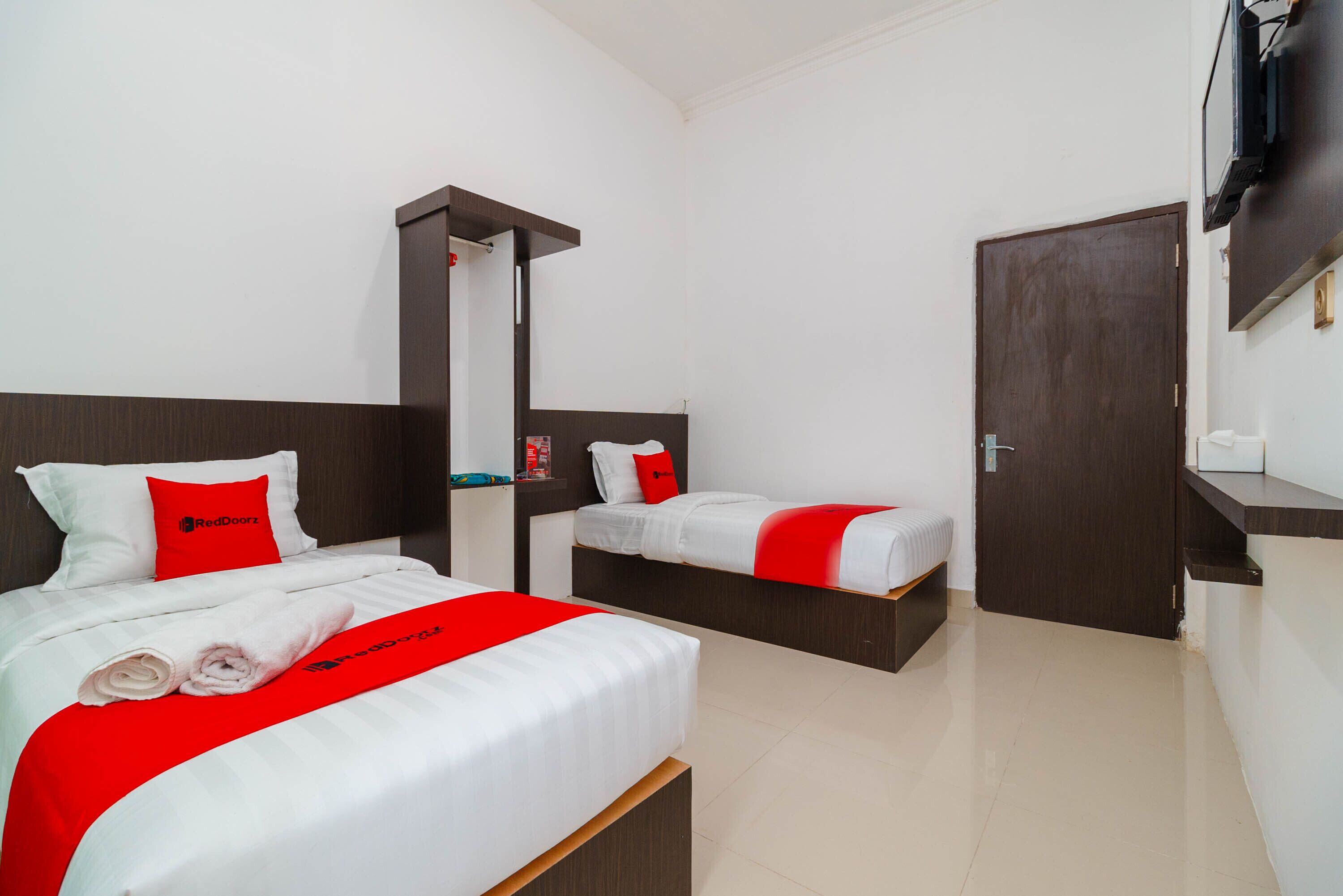 Azzahra Homestay by RedDoorz
