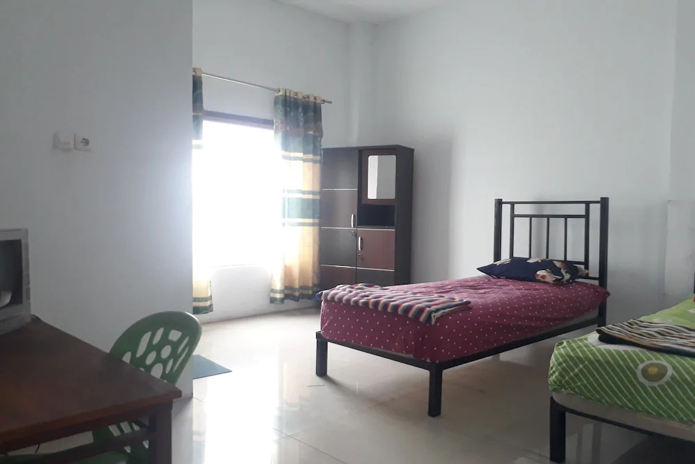 J Syariah Residence by OYO Rooms