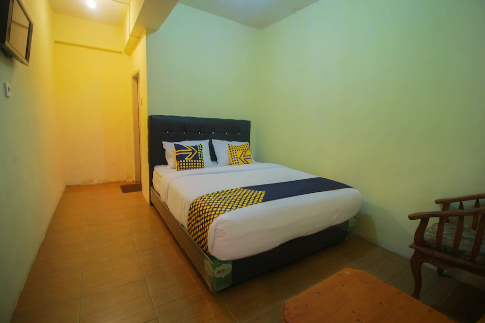 Andys Nur Penginapan by OYO Rooms