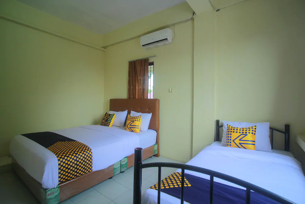 Andys Nur Penginapan by OYO Rooms